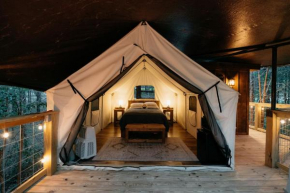 Treehouse Cozy Glamping Site